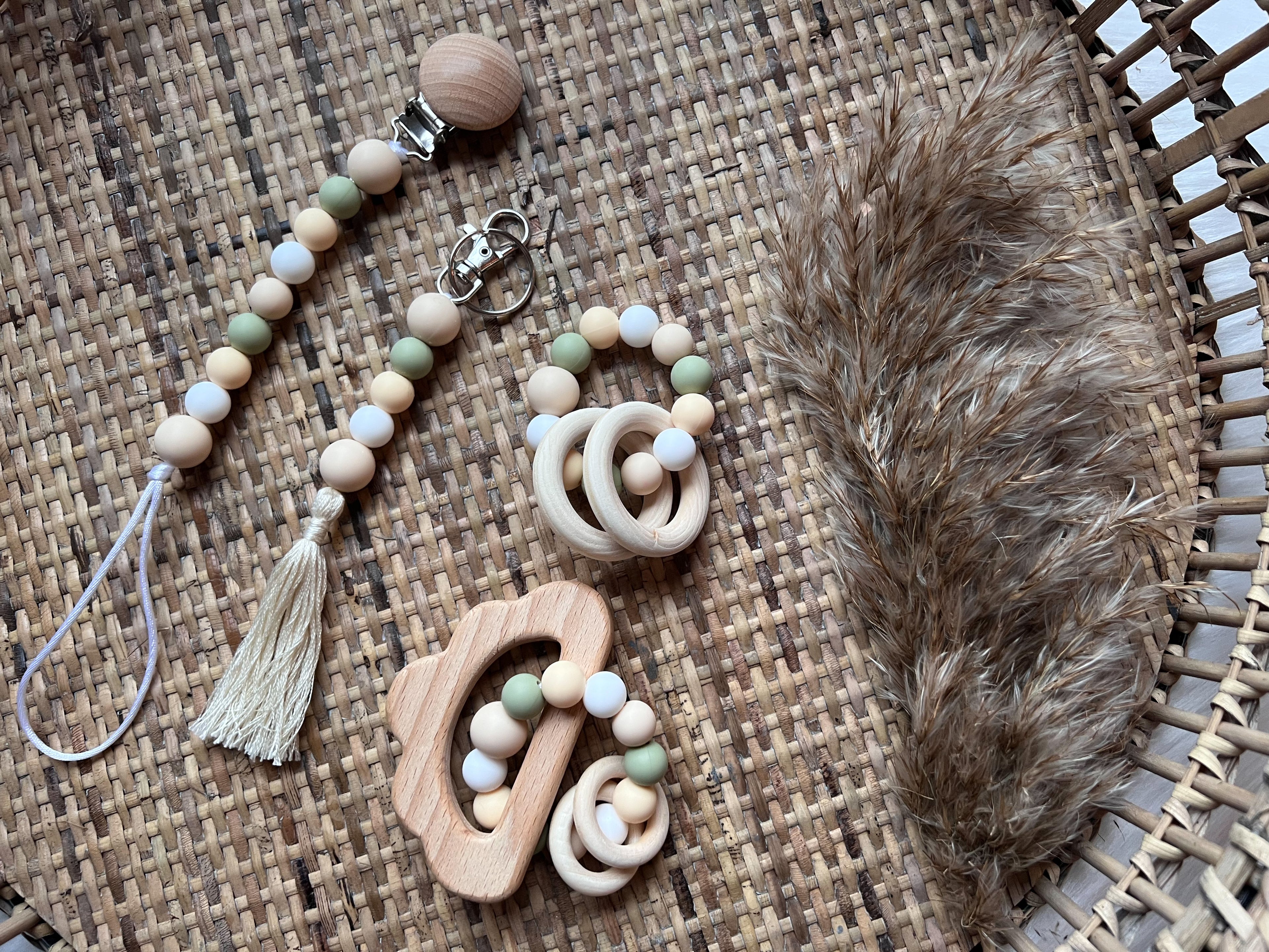 4pc Cloudy Sage Pacifier Clip Gift Set - EllaLaine
