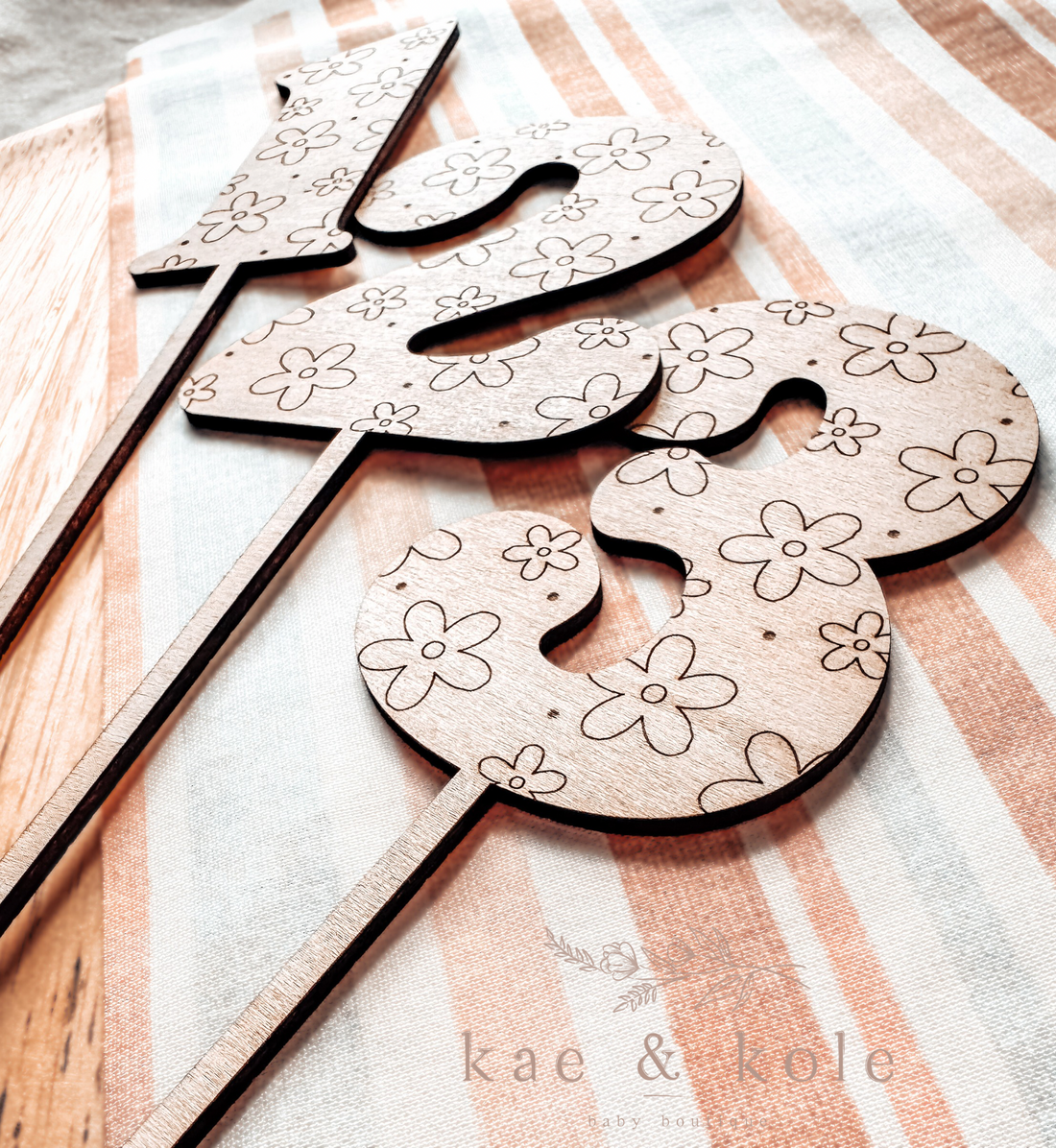 Wooden Cake Topper Daisy | Birthday Cake | Party Decor | Baby Toddler Kids Cake Toppers | Cupcake Decor | Birthday Party Wooden Stake Flower - EllaLaine